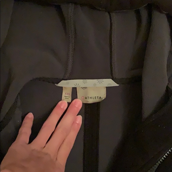 Women’s Athleta workout jacket - Picture 2 of 3